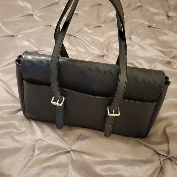 Reduced! Louis Vuitton Black Epi Segur MM Satchel - Picture 4 of 14